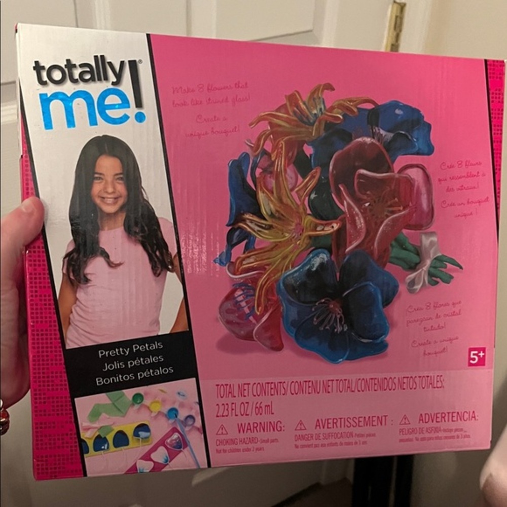Totally Me! Pretty Petals Craft Kit - Multicolor